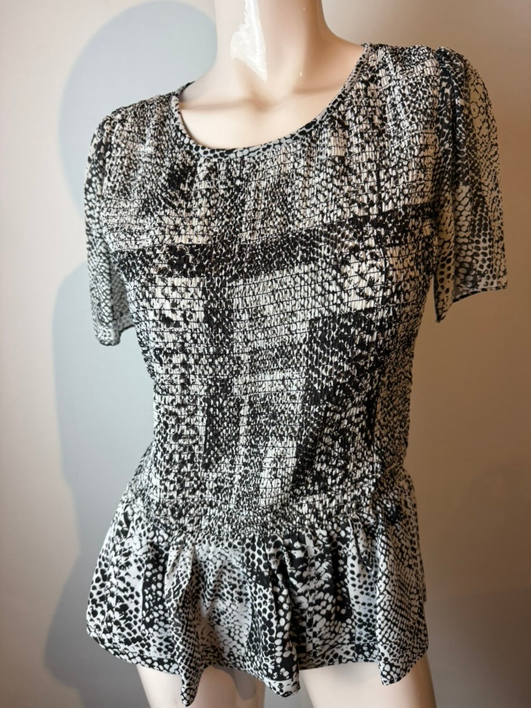 Karen Millen - Blouse - zwart-wit dierenprint, korte mouwen, gesmockte taille - S