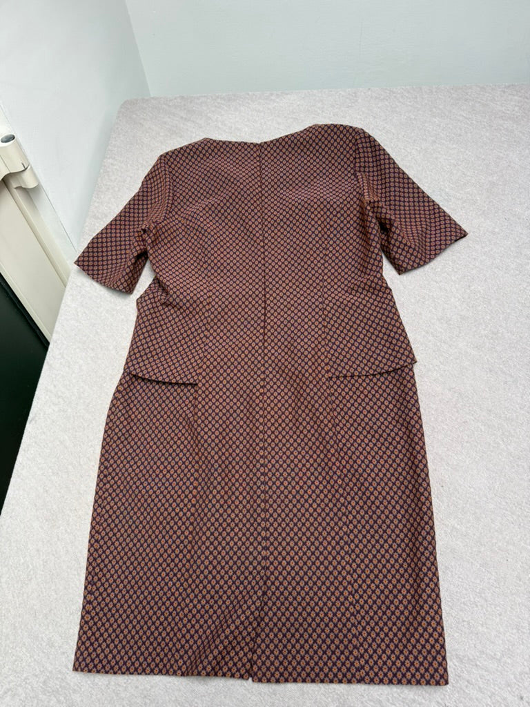 Caroline Biss Jurk Maat 44 – Elegante Jacquard Jurk met Retro Print in Bordeaux, Okergeel en Blauw