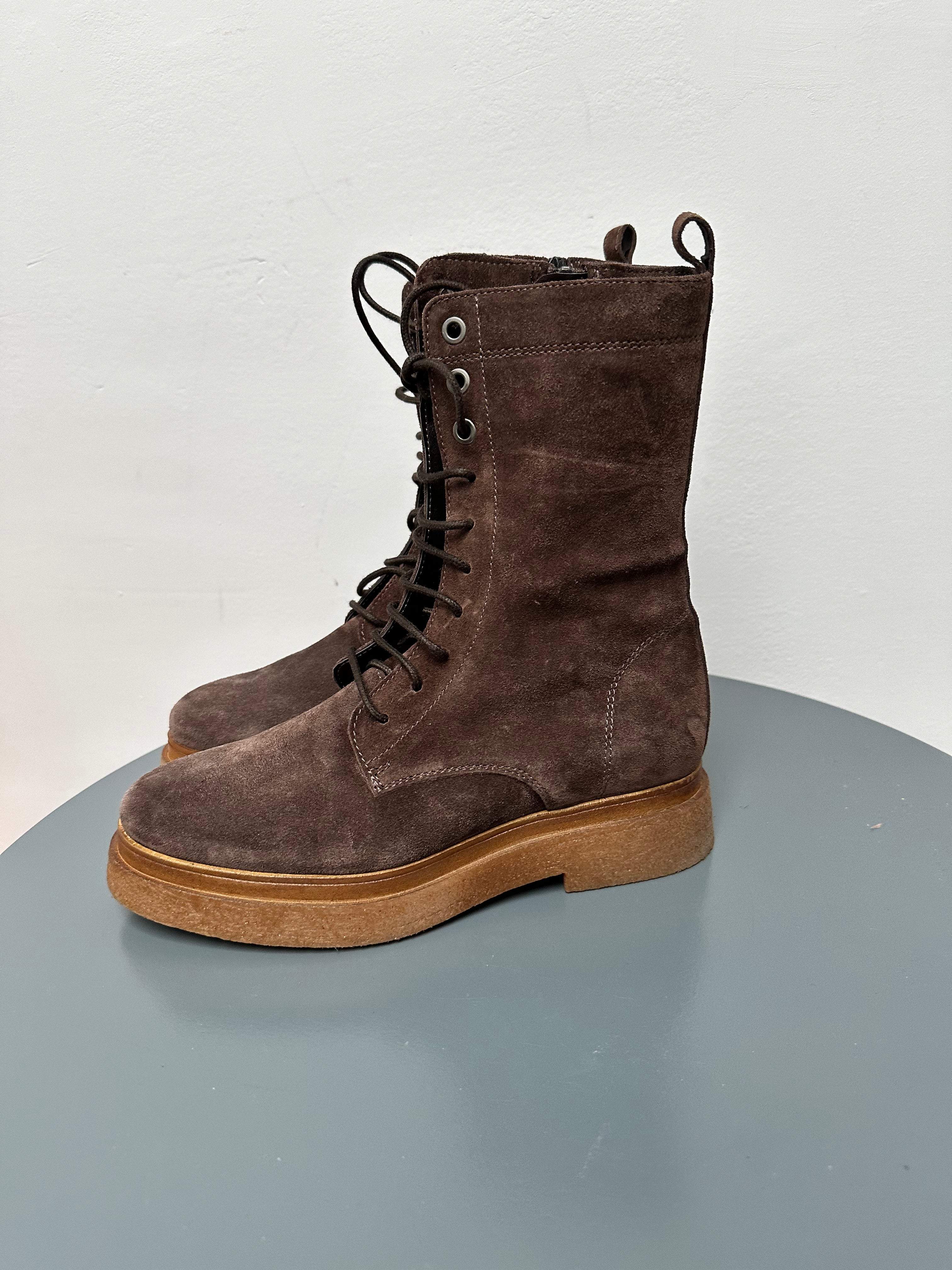 Capobello bruine veterlaarsjes suede maat 36