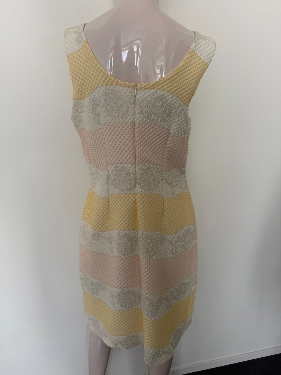 Sandro Ferrone - Jurk - pasteltinten, banenpatroon, mouwloos - XL
