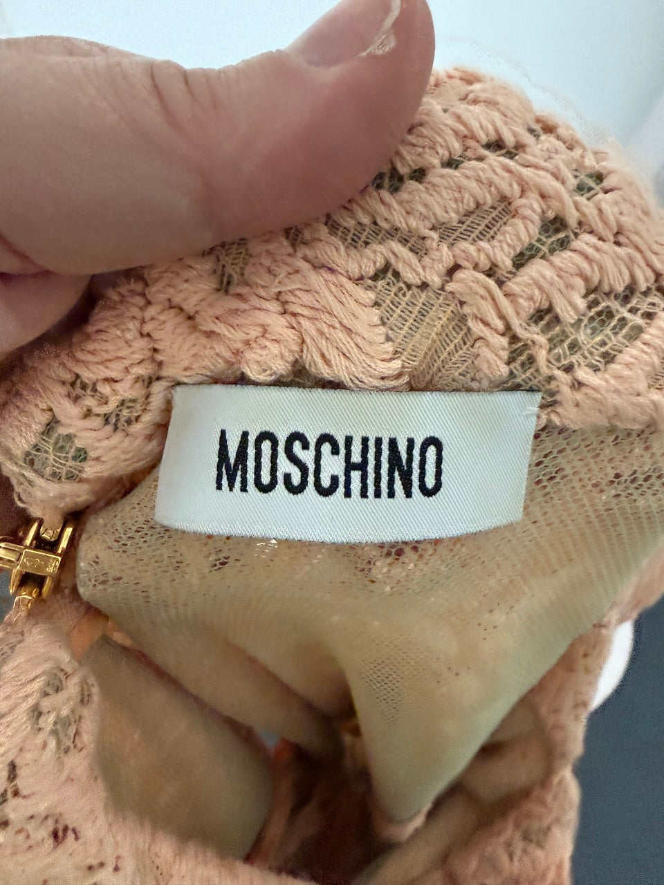 Moschino - Jurk - roze, kant, sierkraag met broche - maat L