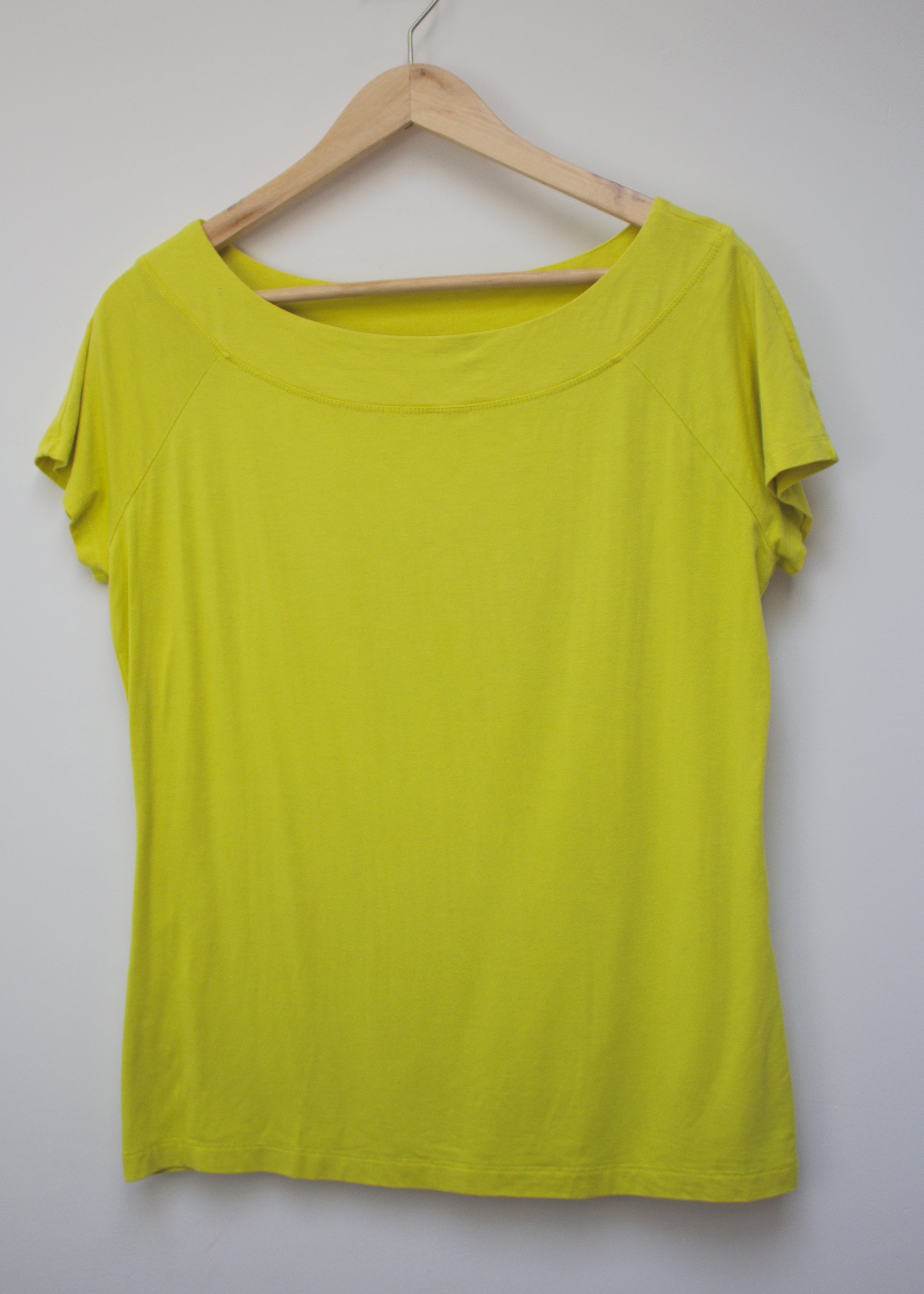 Claudia Sträter lichtgroene top maat 38