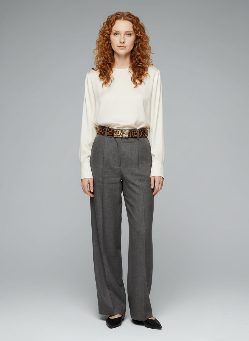 Full body view of the model wearing Cavaill Class riem maat 85 Bruin en zwart luipaard