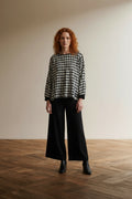 Full body view of the model wearing Monari Top maat 42 zwart/wit