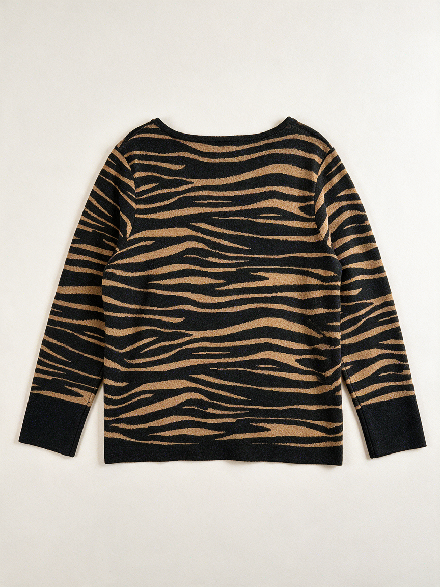 Zwart-camel trui met zebra-/tijgerstrepen van Mayerline, achterkant liggend
