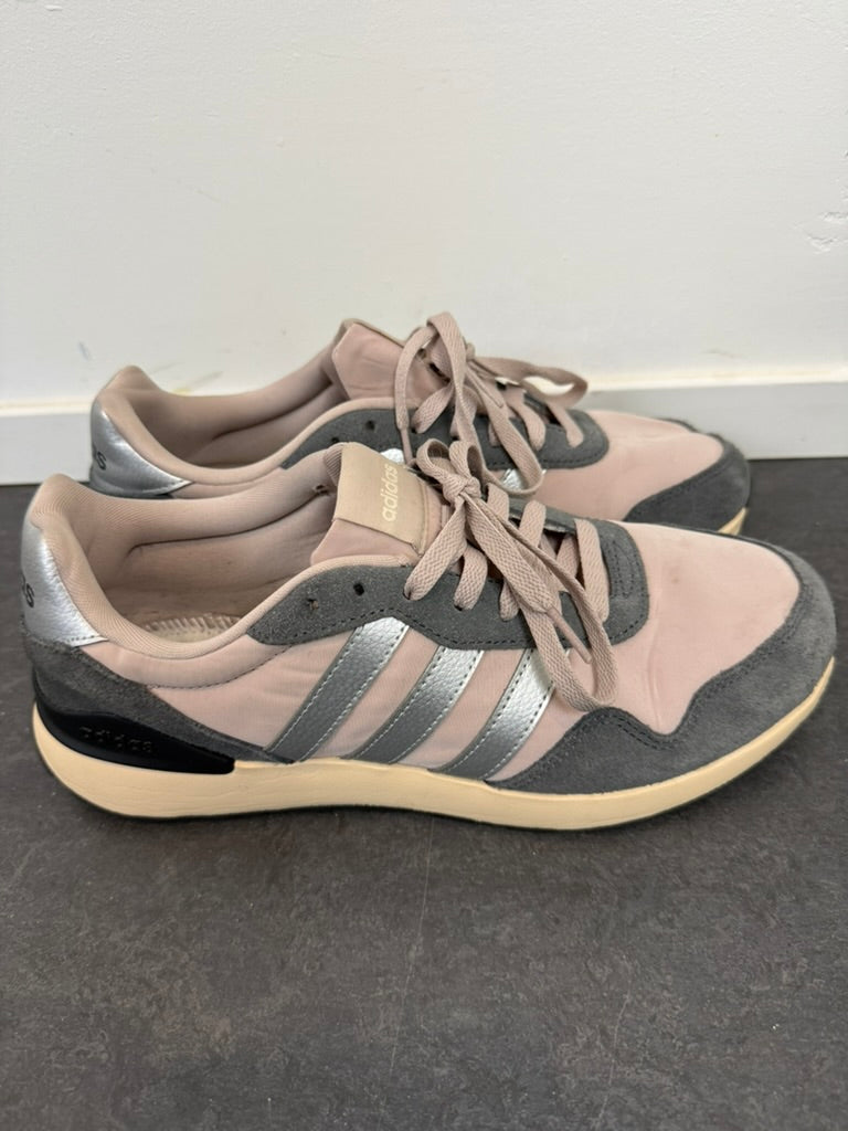 Adidas - Sneakers - lichtroze, suède neus en hiel, vetersluiting