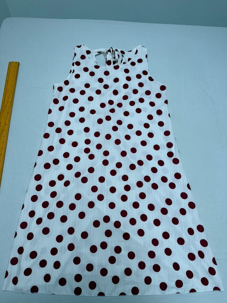 XOX - Jurk - wit met rode polkadots, mouwloos, striksluiting in de nek - M