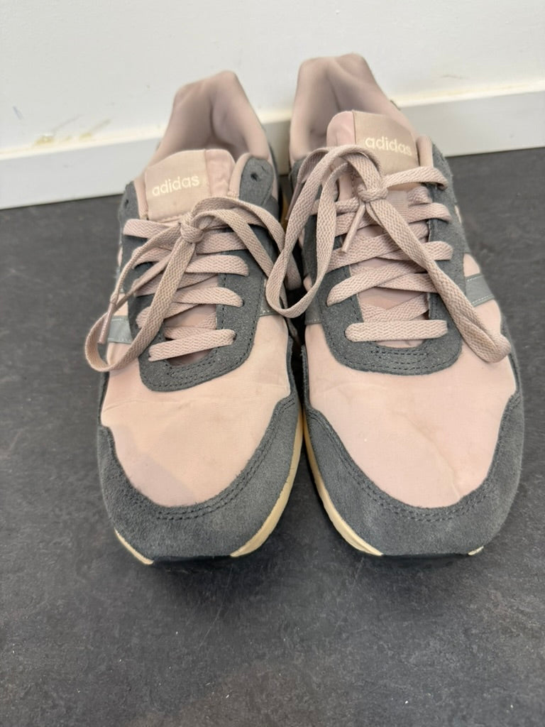 Adidas - Sneakers - lichtroze, suède neus en hiel, vetersluiting
