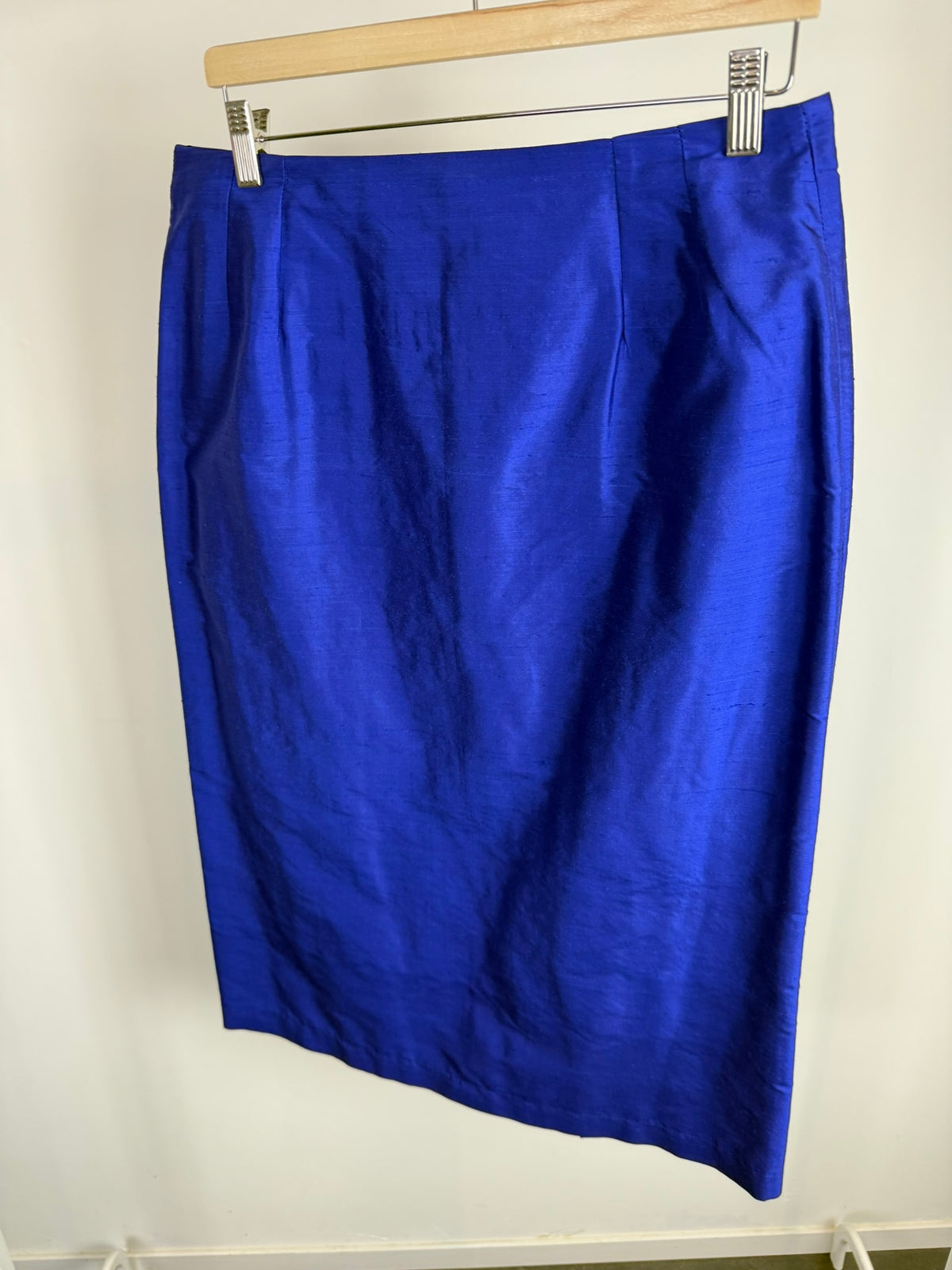 Mieke van Gijsel - Rok - blauw, pencil fit, glanzende stof - L