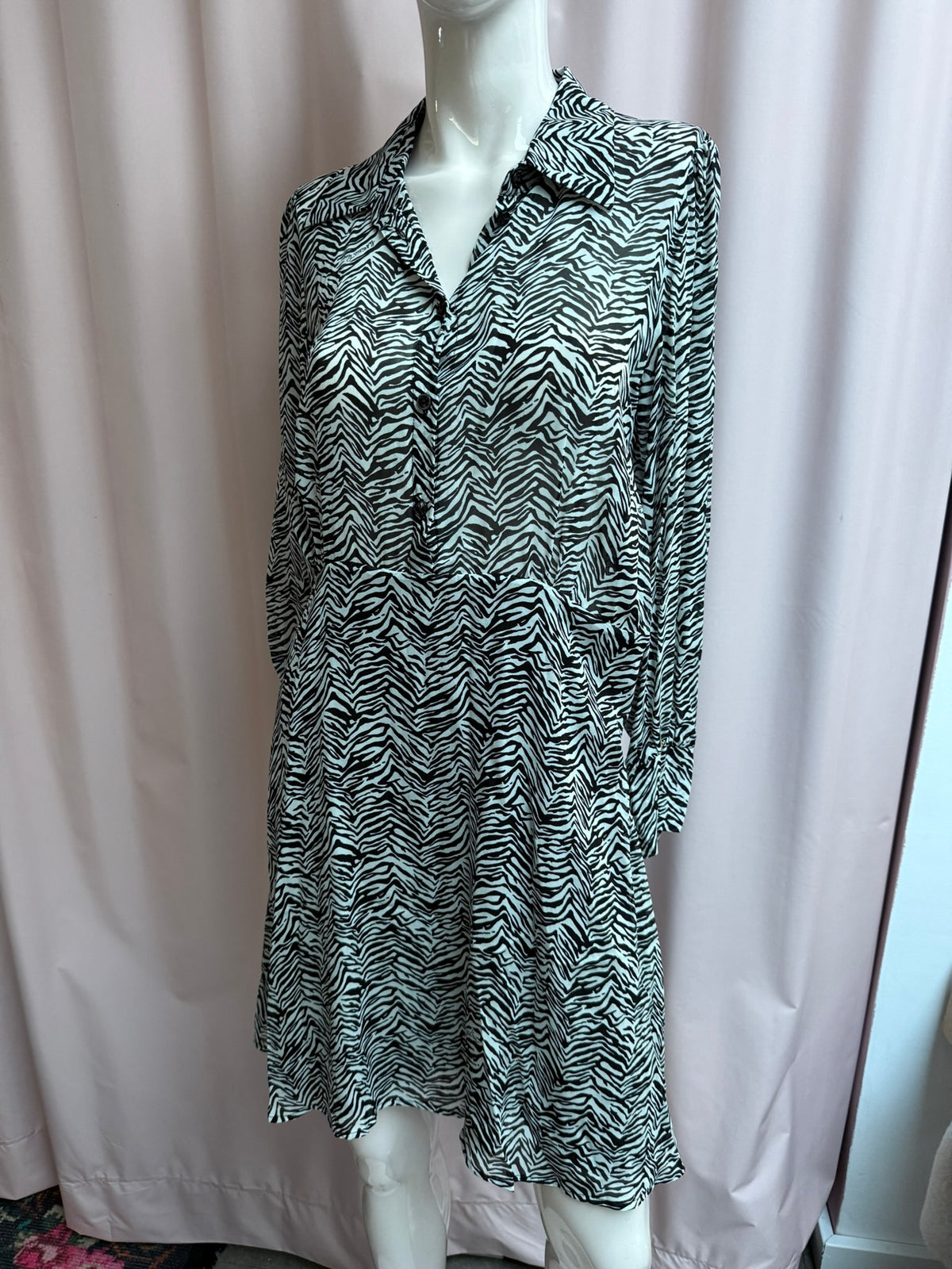 Patrizia Pepe - Jurk - zwart-wit zebraprint, klassieke kraag, knoopsluiting - M