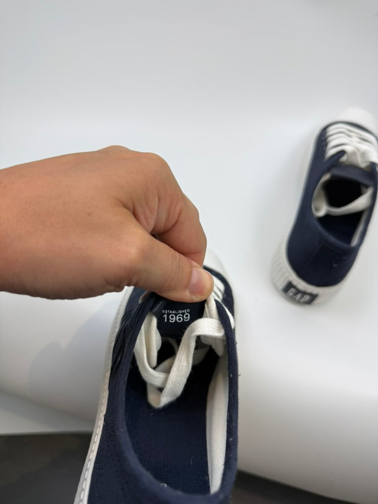 GAP Sneakers - blauw canvas, witte rubberen zool, veters - maat 36