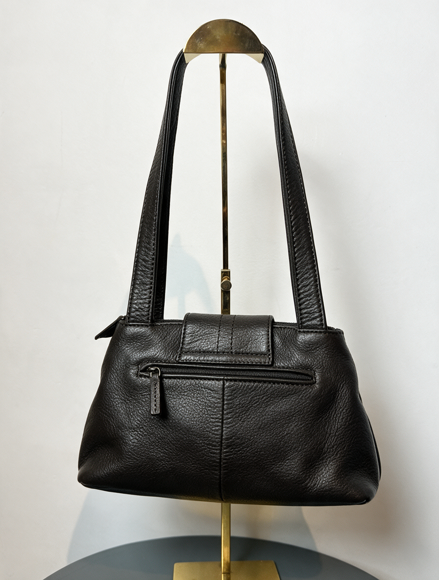 Borella - Handtas - bruin leer, klep met studs, twee schouderbanden