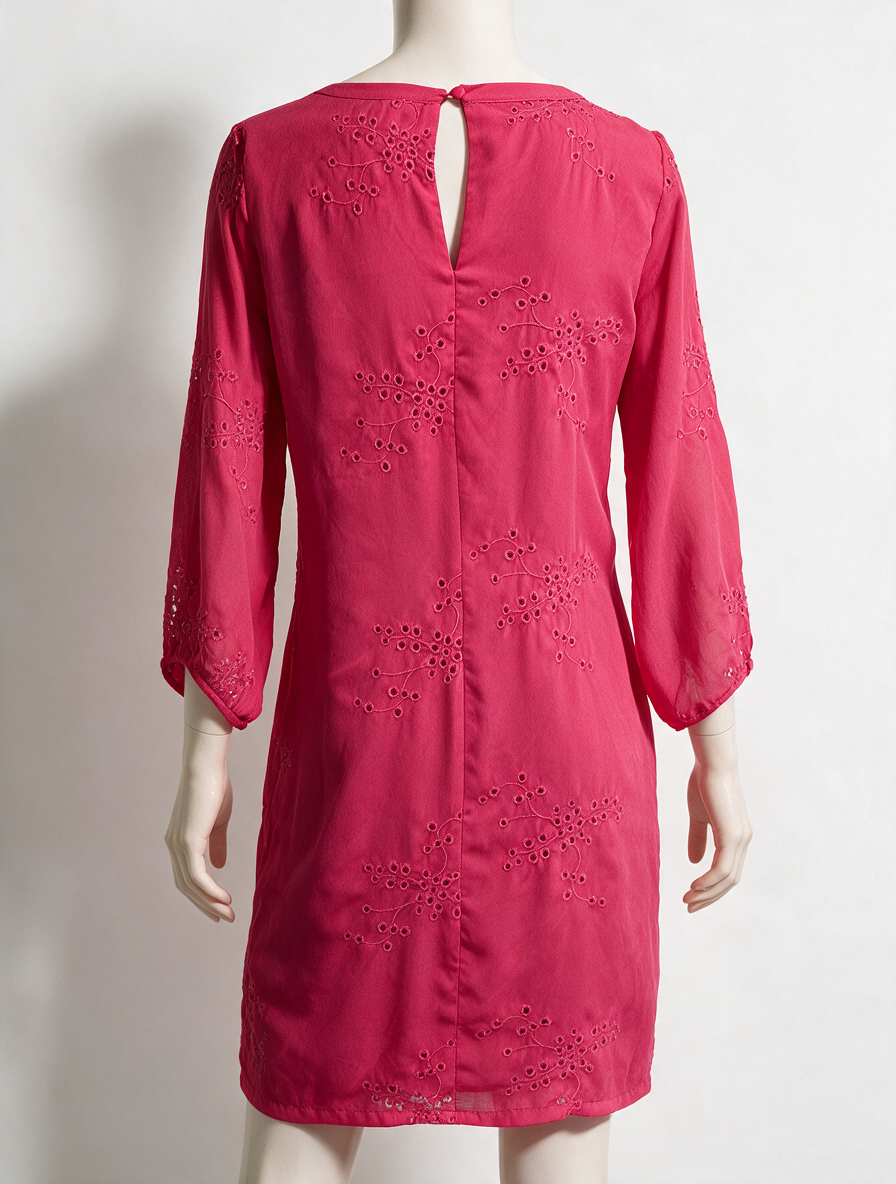LOLA LIZA - Jurk - roze, opengewerkte details, ronde hals met V-uitsnede - maat S