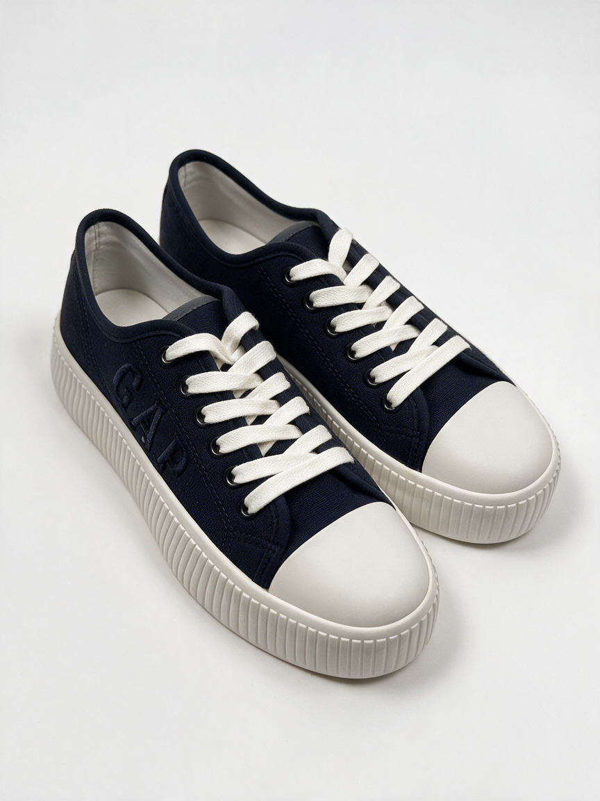 GAP Sneakers - blauw canvas, witte rubberen zool, veters - maat 36