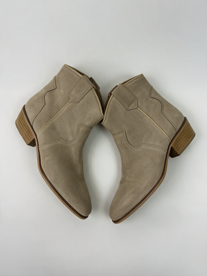 DWARS - Enkellaarsjes - beige, suède look, lage houten hak - maat 39