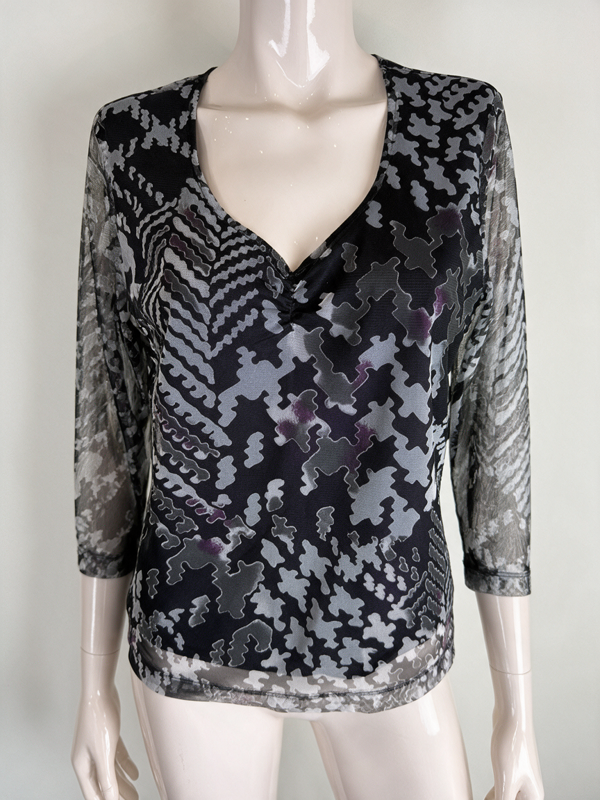 bianca - Blouse - abstract patroon, semi-transparant mesh, V-hals - M