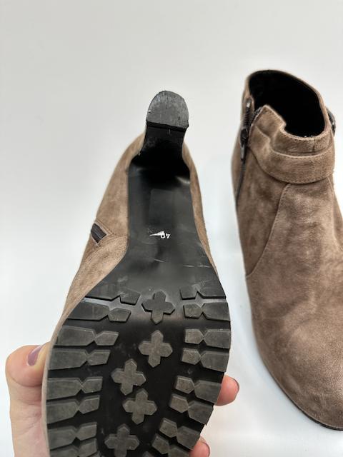 Begetti Suede enkellaarsjes Maat 40